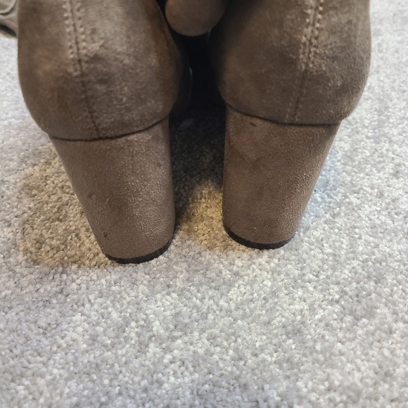 OVER The Knee Faux Suede  Brown Boot Size 5 1/2 - Picture 5 of 6